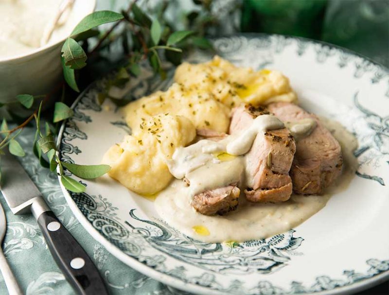Solomillo al estilo roquefort con crema de patata